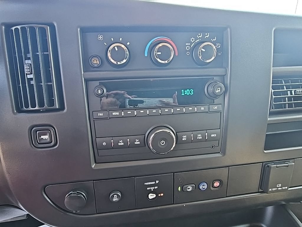 2025 GMC Savana Cargo Work Van - Photo 17