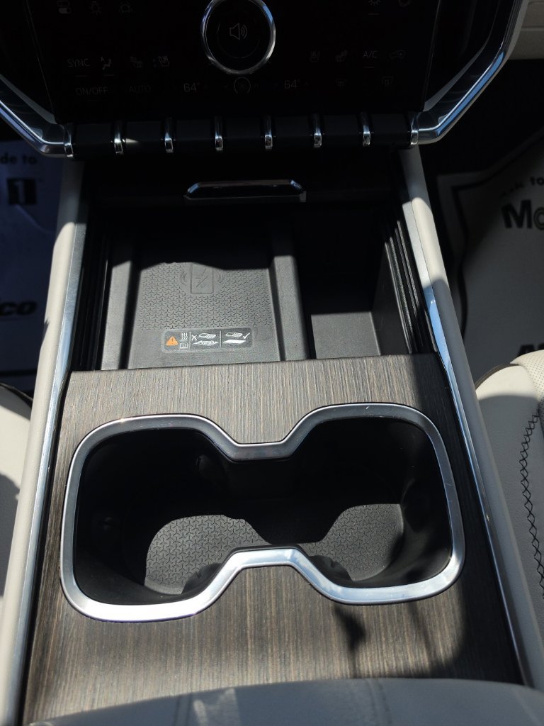 2024 GMC Acadia Denali - Photo 37