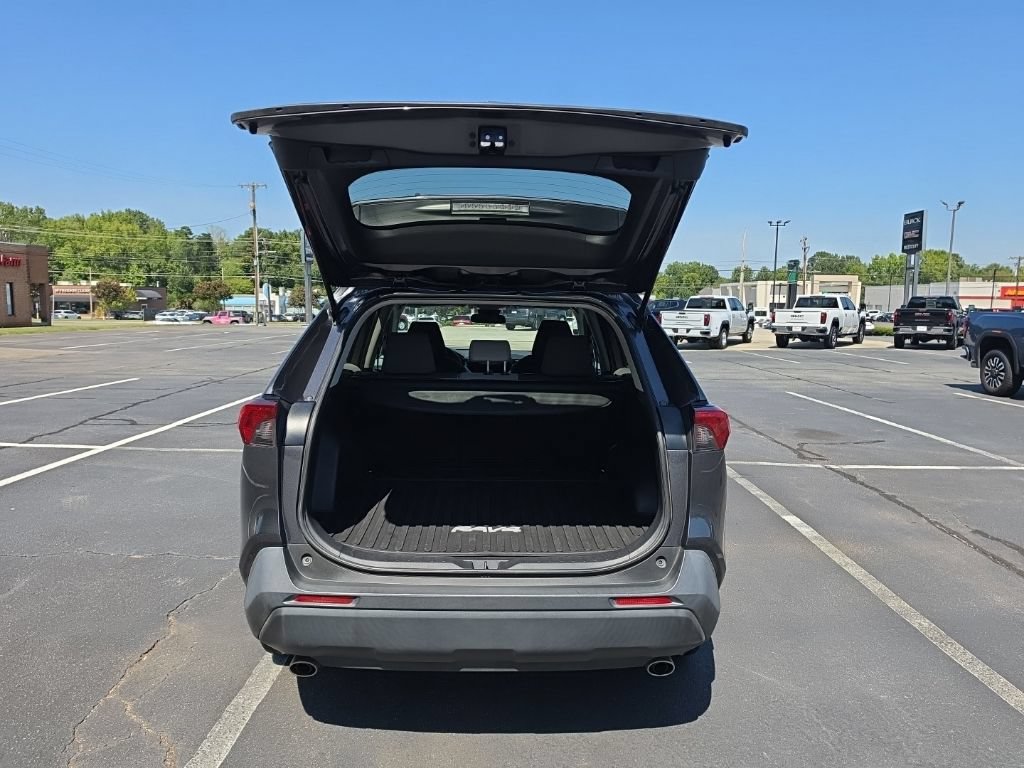 2019 Toyota RAV4 XLE - Photo 9