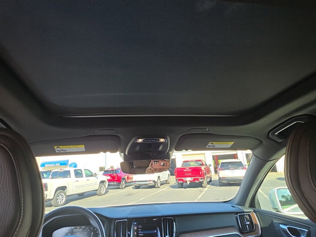 2021 Volvo XC60 Momentum - Photo 16