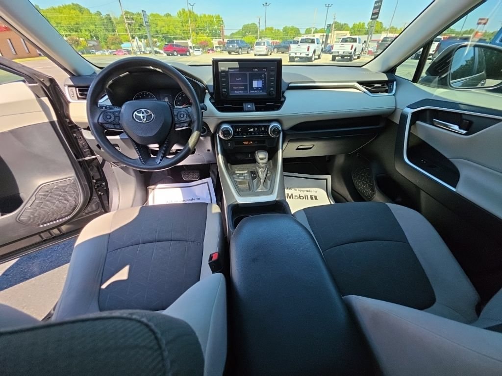 2019 Toyota RAV4 XLE - Photo 16
