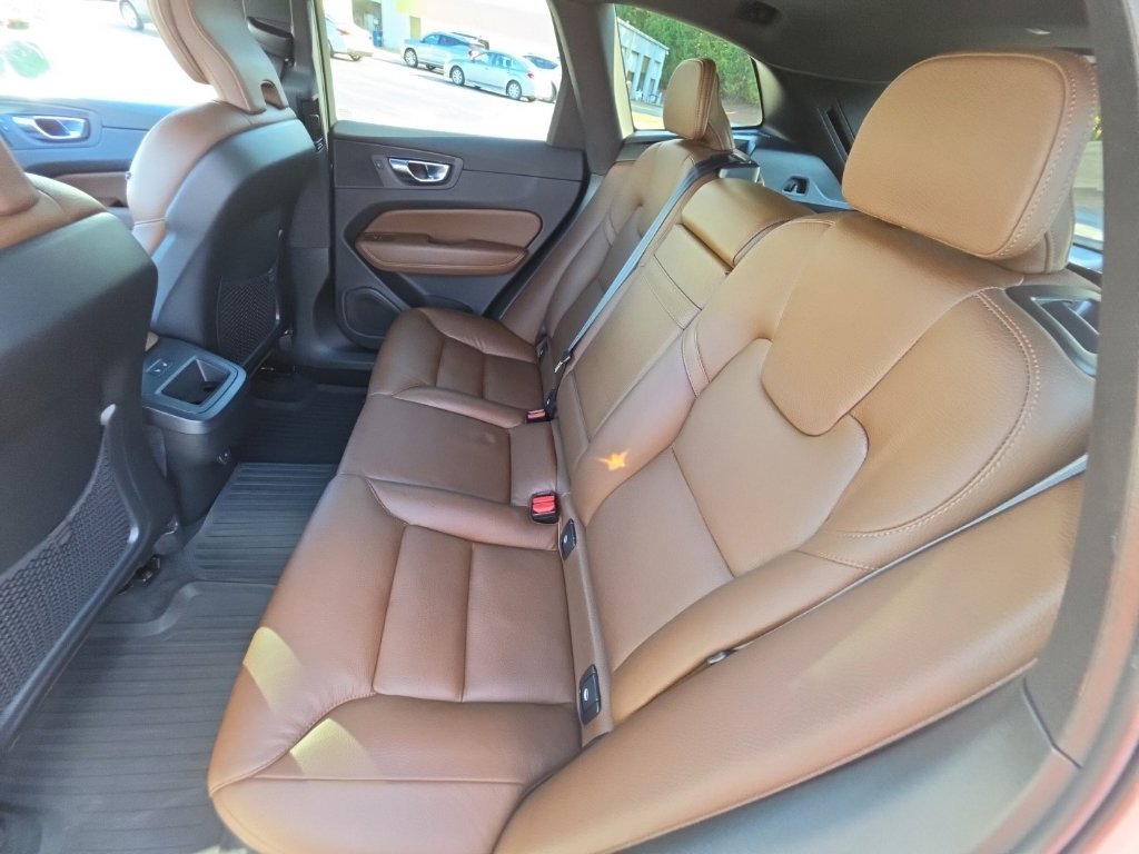 2021 Volvo XC60 Momentum - Photo 13