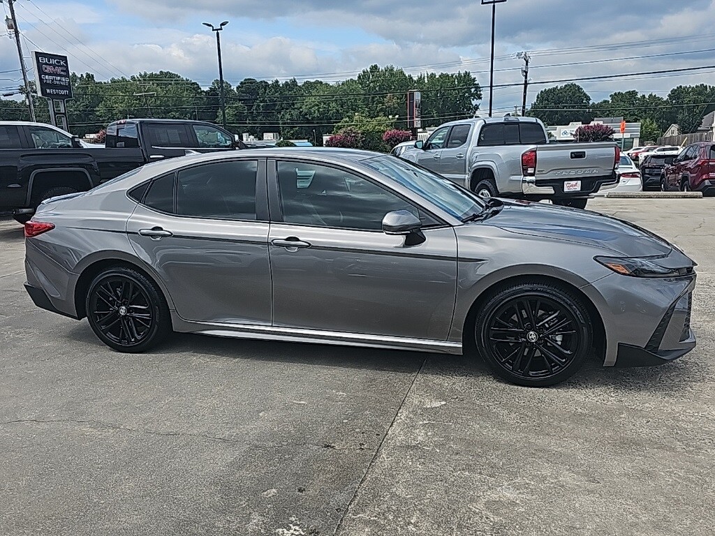 2025 Toyota Camry SE photo 2