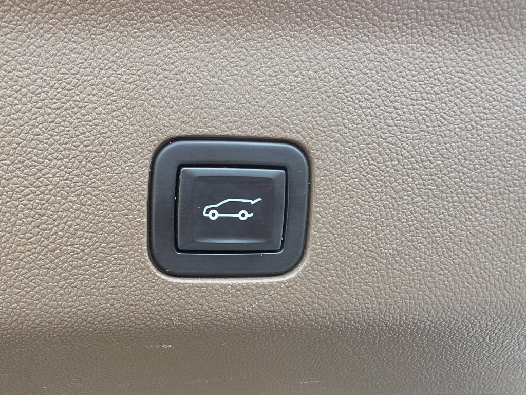 2021 GMC Yukon Denali - Photo 17