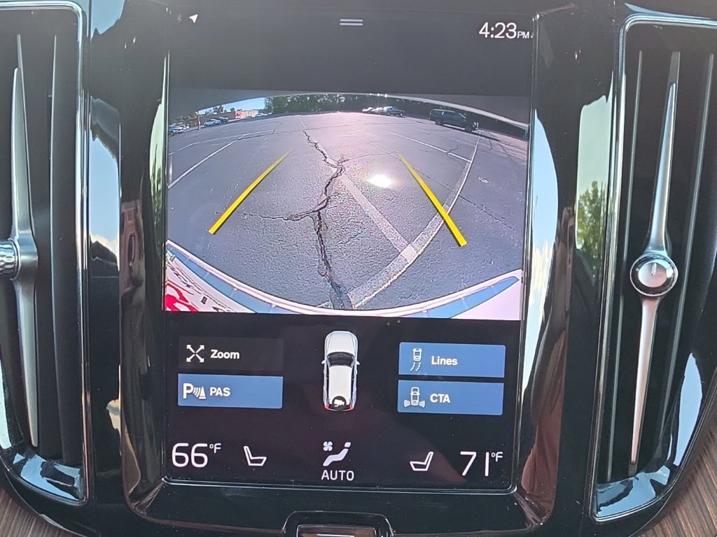2021 Volvo XC60 Momentum - Photo 22