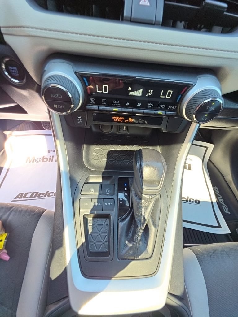 2019 Toyota RAV4 XLE - Photo 22