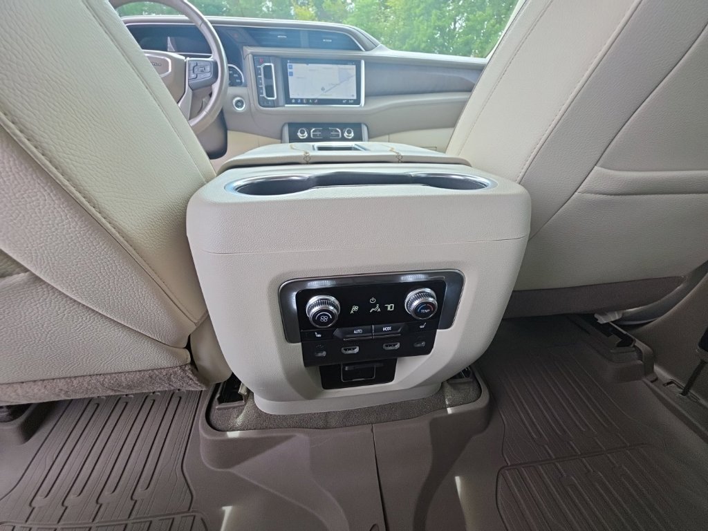 2021 GMC Yukon Denali - Photo 25