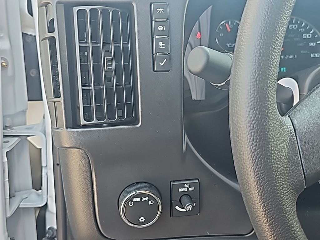 2025 GMC Savana Cargo Work Van - Photo 13