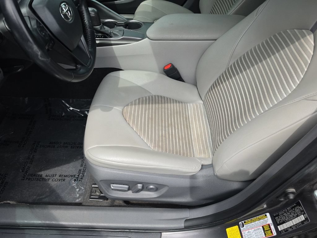 2021 Toyota Camry SE - Photo 11