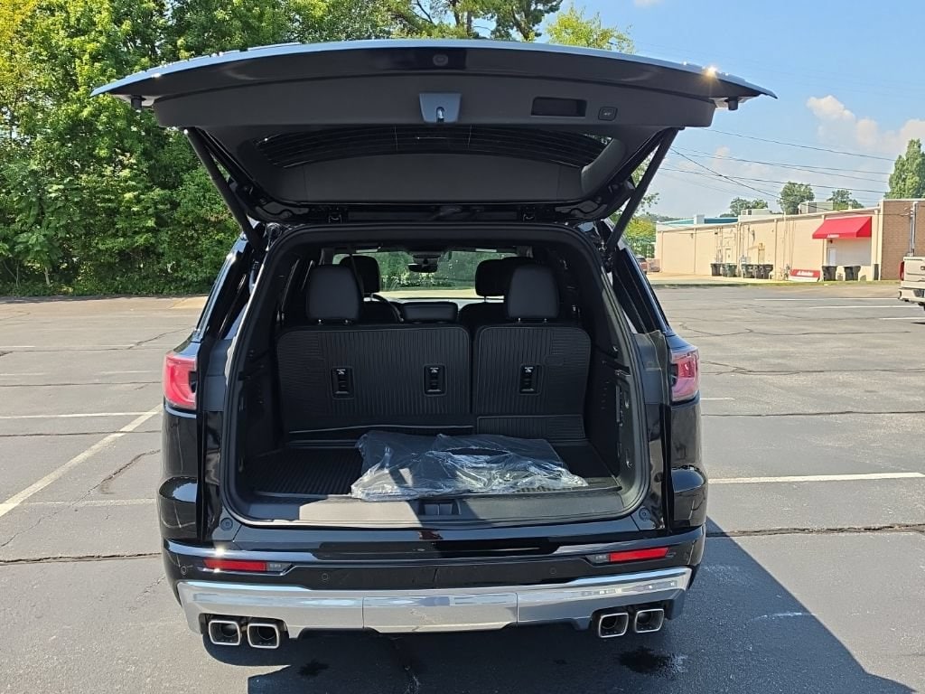 2026 GMC Acadia Denali - Photo 14