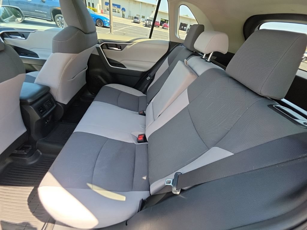 2019 Toyota RAV4 XLE - Photo 15