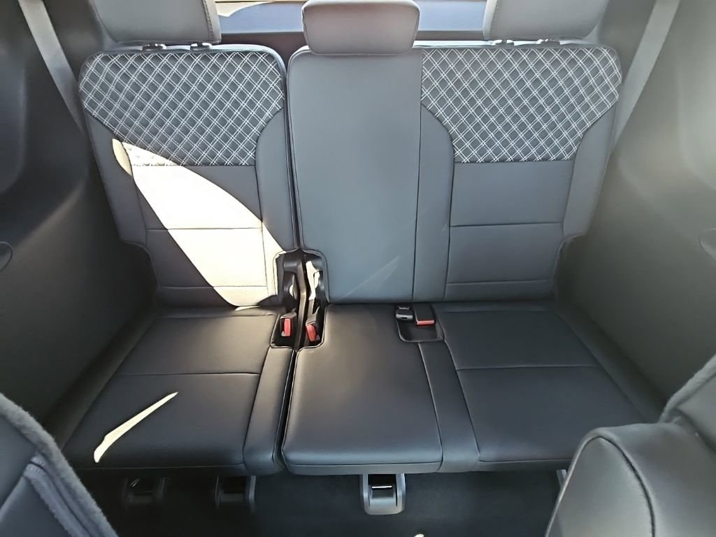 2026 GMC Acadia Denali - Photo 15