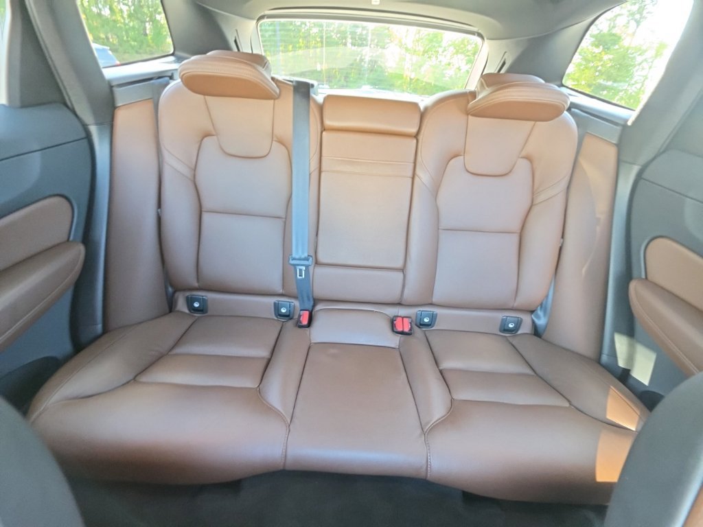 2021 Volvo XC60 Momentum - Photo 24