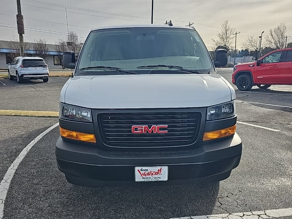 2025 GMC Savana Cargo Work Van - Photo 3