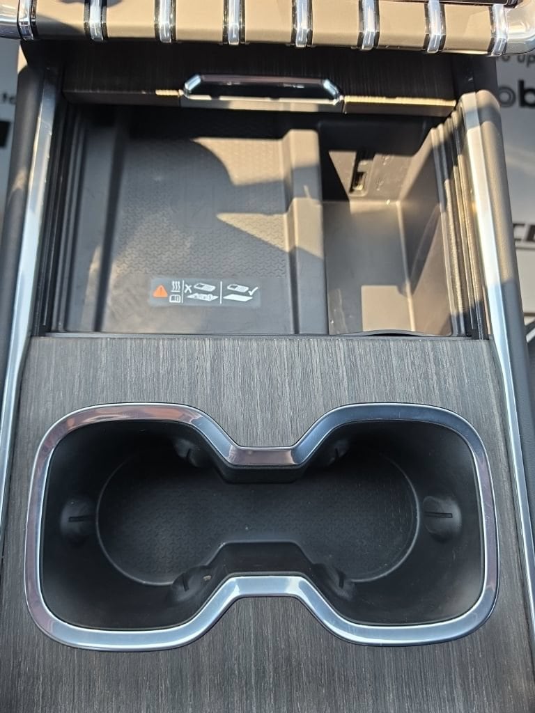 2026 GMC Acadia Denali - Photo 32