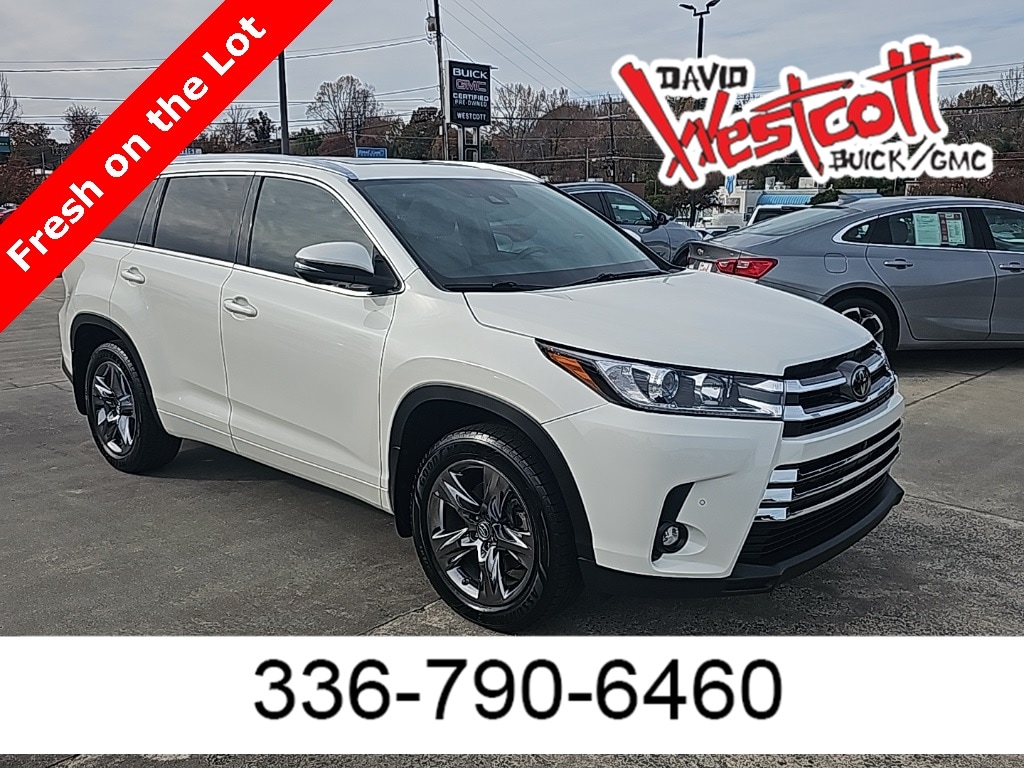 2019 Toyota Highlander Limited Platinum's photo
