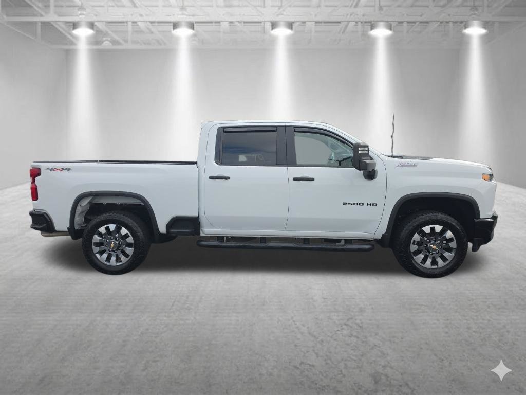 2021 Chevrolet Silverado 2500HD Custom - Photo 2