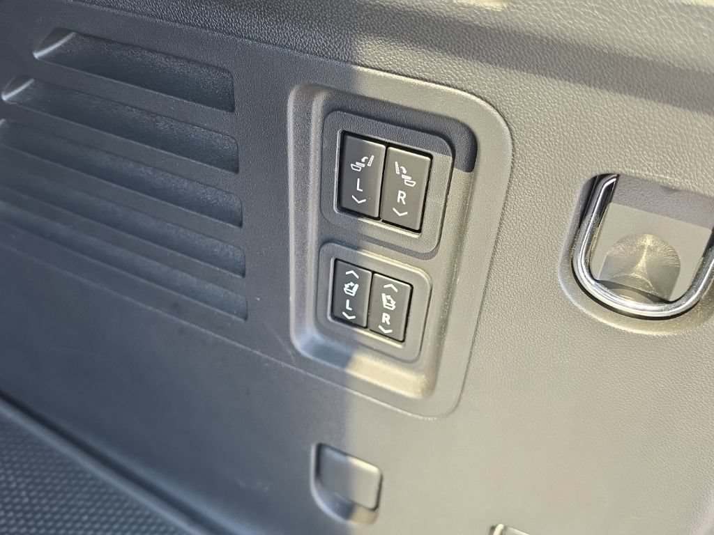 2026 GMC Acadia Denali - Photo 16
