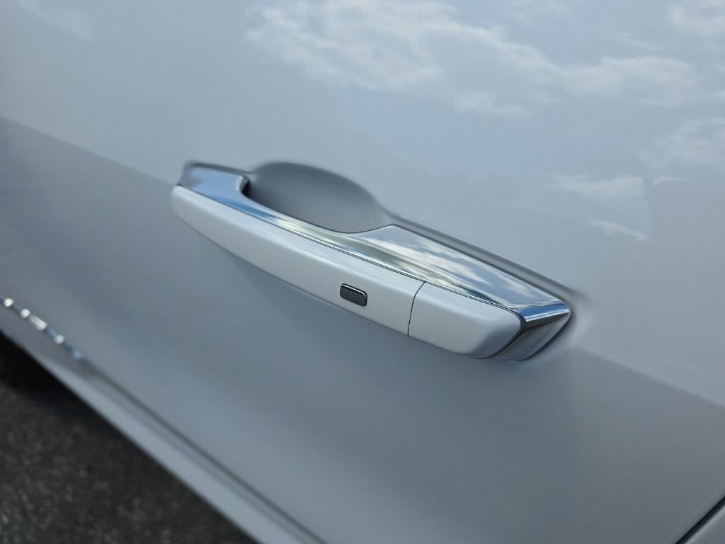 2027 GMC Acadia Denali - Photo 9