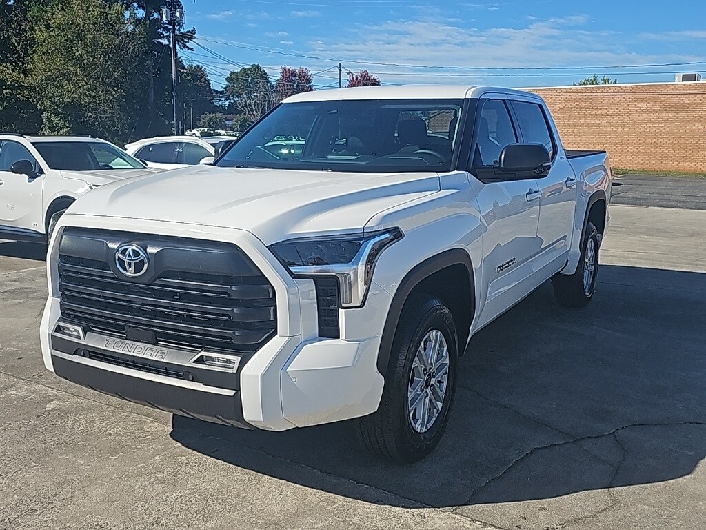 2024 Toyota Tundra SR5 photo 4