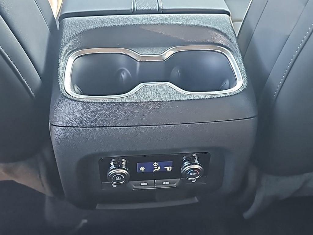 2026 GMC Acadia Denali - Photo 17