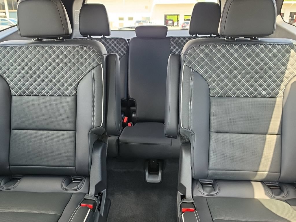 2027 GMC Acadia Denali - Photo 28
