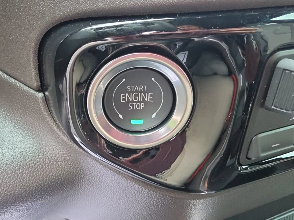 2026 GMC Sierra 1500 SLT - Photo 25
