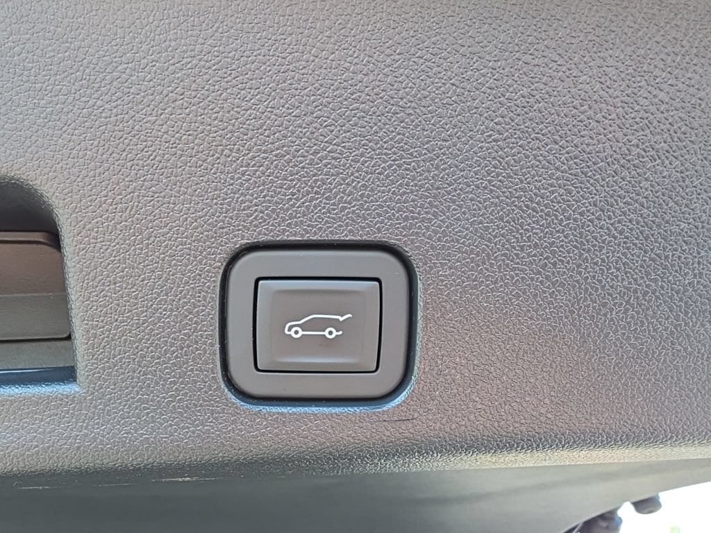 2026 GMC Acadia Denali - Photo 17