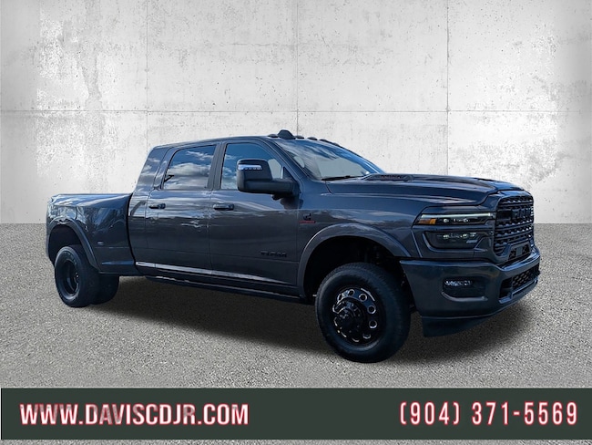 2026 Ram 3500 Tradesman Crew Cab 4x4 64 Box Pickup