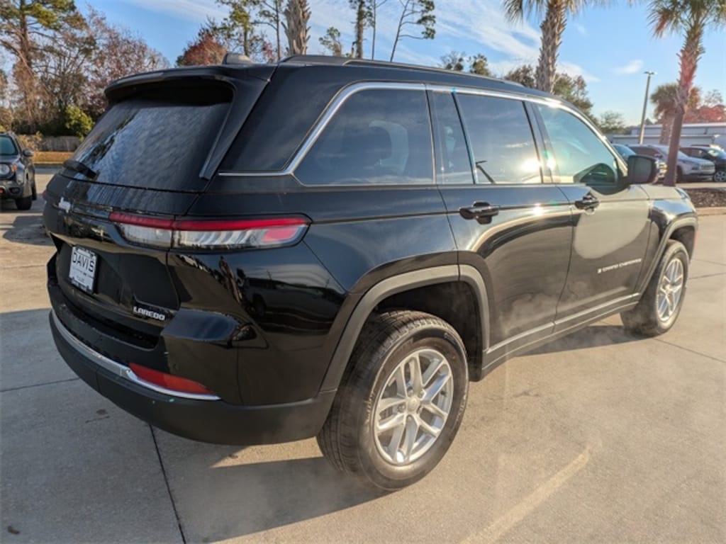 New 2025 Jeep Grand Cherokee Laredo Sport Utility