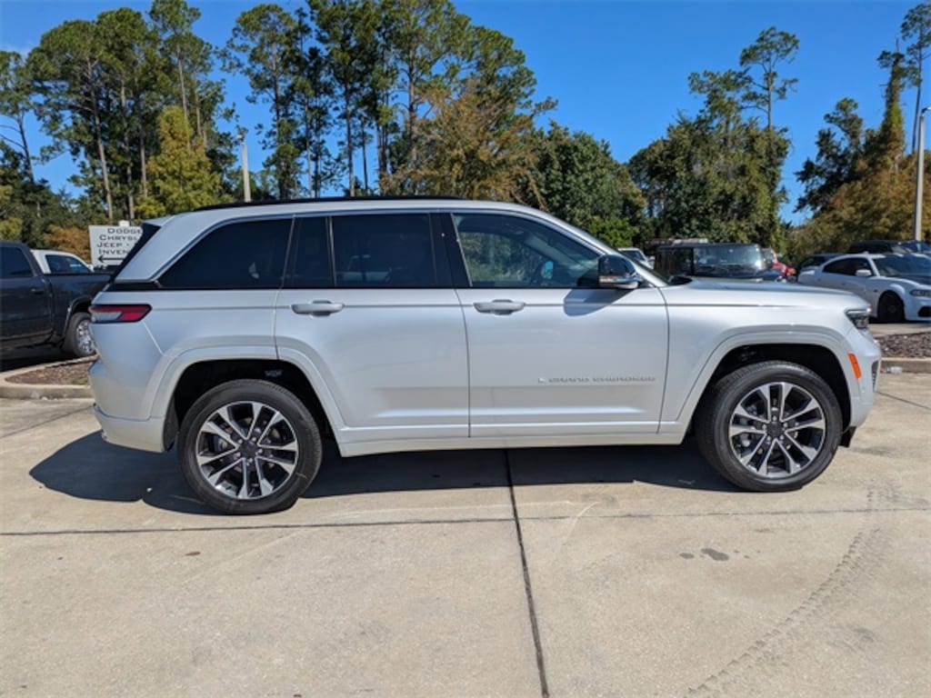 New 2025 Jeep Grand Cherokee Overland Sport Utility