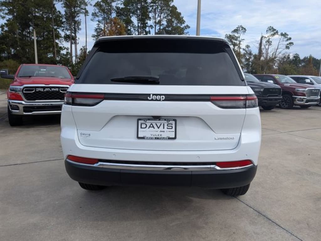 New 2025 Jeep Grand Cherokee Laredo X Sport Utility