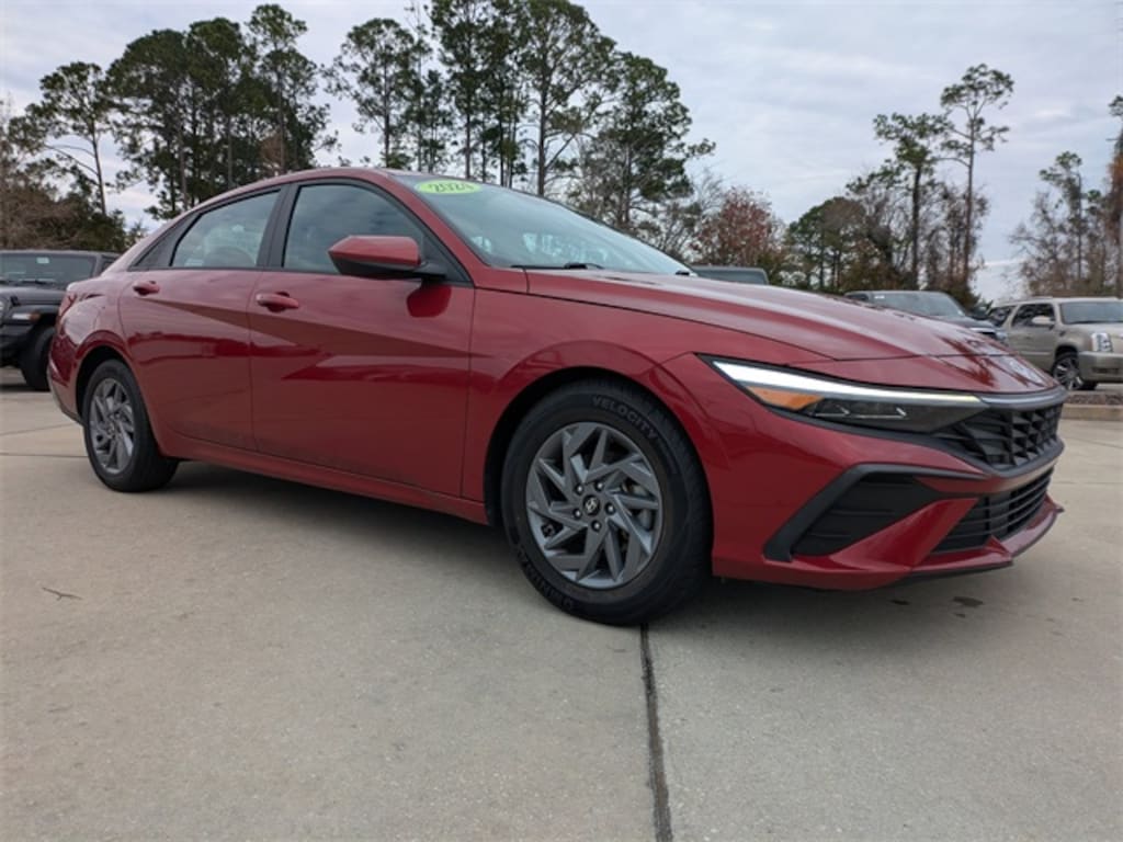 Used 2024 Hyundai Elantra SEL Sedan