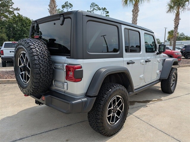 2024 Jeep Wrangler Rubicon photo 3