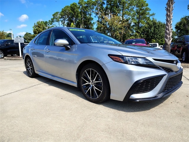 Used 2022 Toyota Camry SE with VIN 4T1G11AK7NU667662 for sale in Yulee, FL