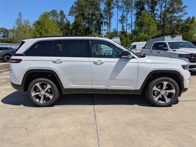 2025 Jeep Grand Cherokee Limited photo 3