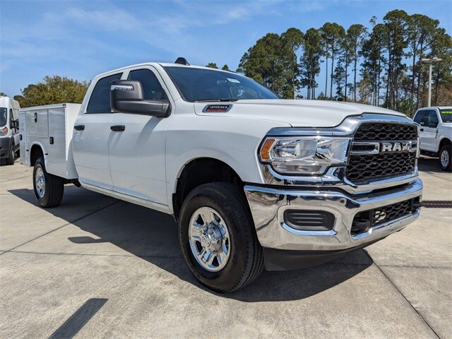 2024 Ram 3500 Tradesman photo 2