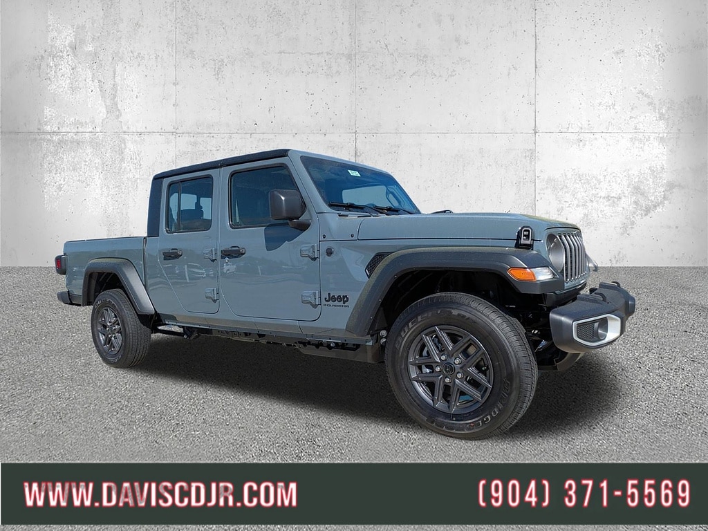 New 2026 Jeep Gladiator SPORT 4X4 Pickup