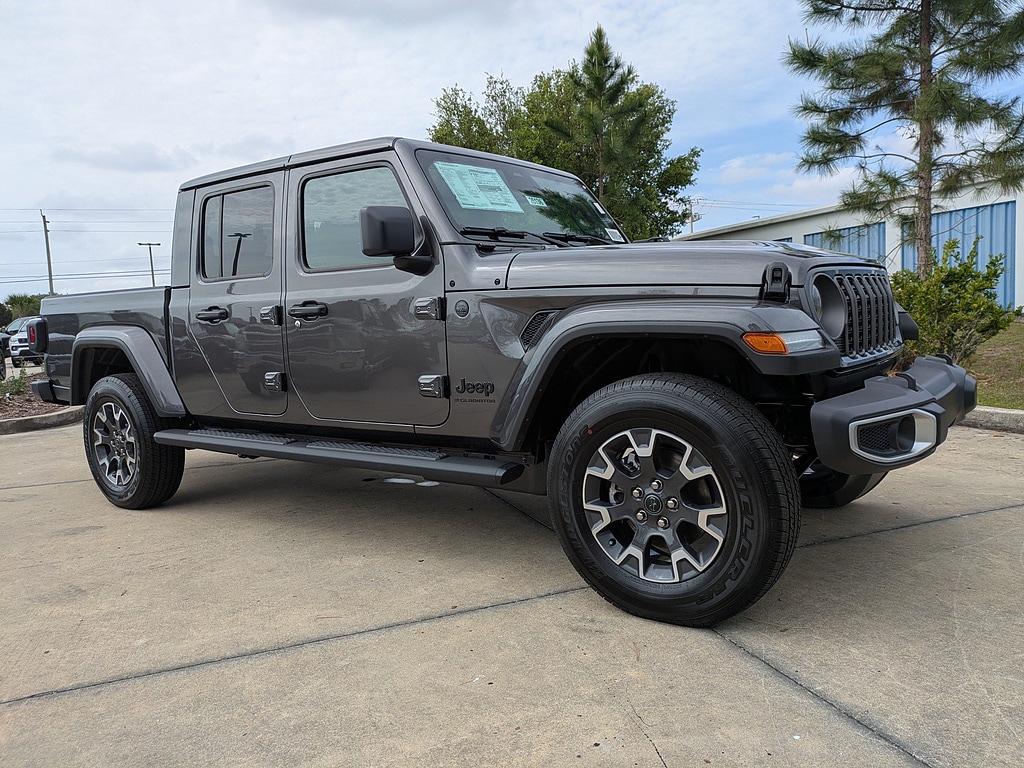 New 2026 Jeep Gladiator Sahara 4x4 Pickup