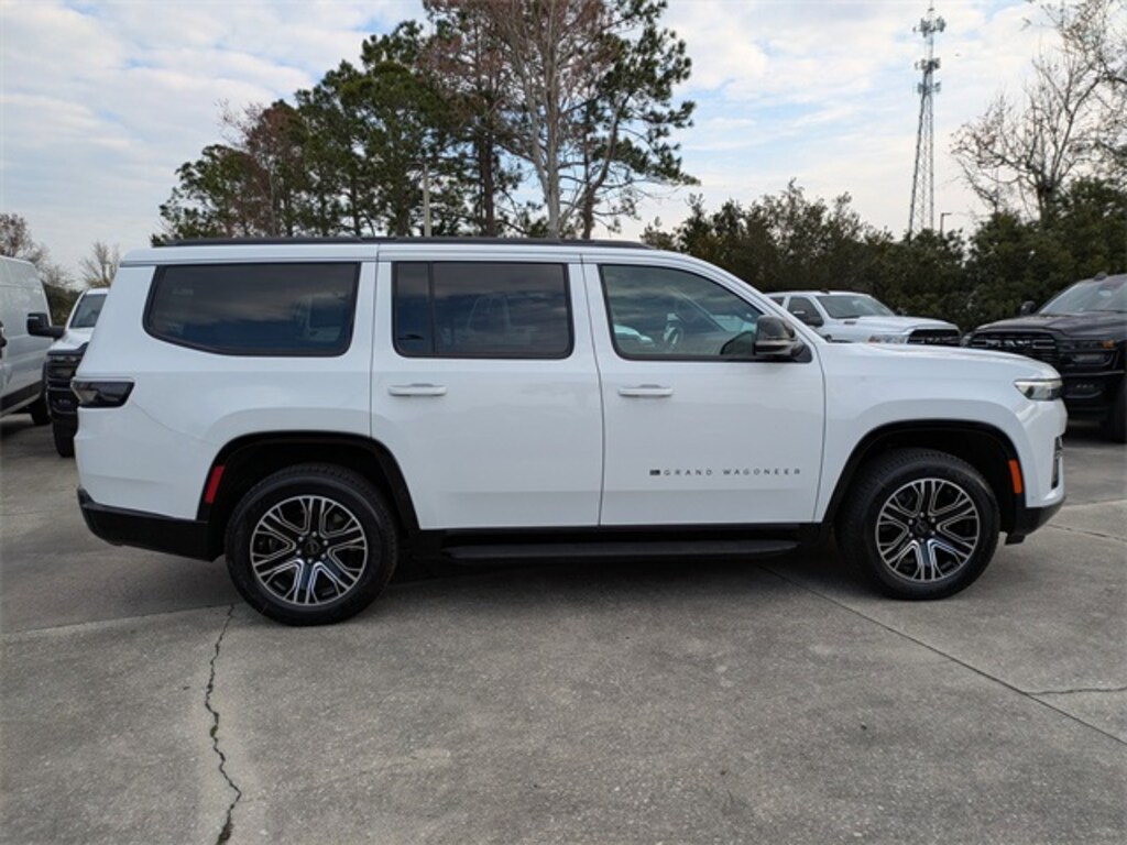 New 2026 Jeep Grand Wagoneer 4X2 Sport Utility