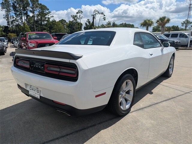 2023 Dodge Challenger SXT photo 3