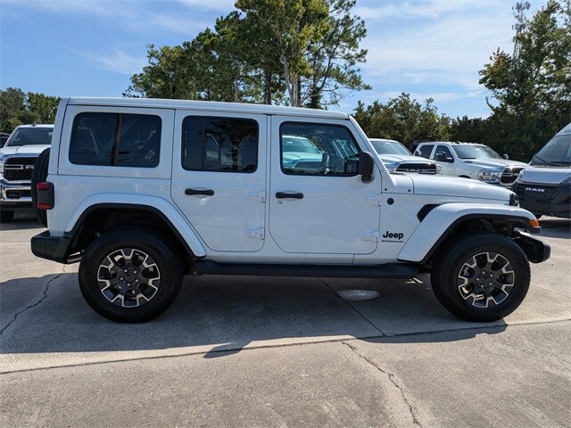 2025 Jeep Wrangler Sahara photo 2
