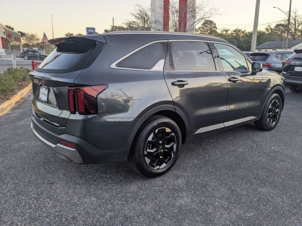 Used 2024 Kia Sorento S SUV