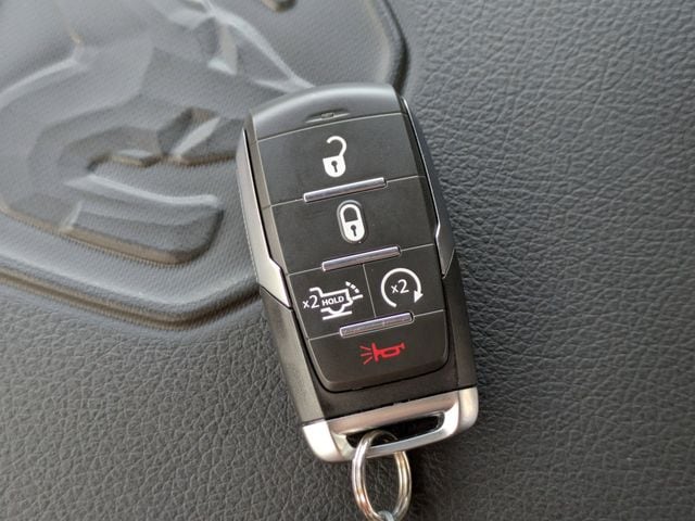 2025 RAM 3500 Laramie - Photo 33