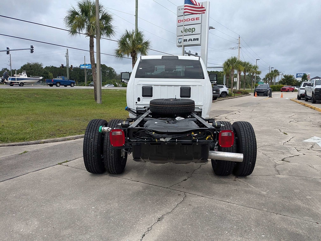 New 2026 Ram 3500 Chassis Cab Tradesman/Big Horn Pickup