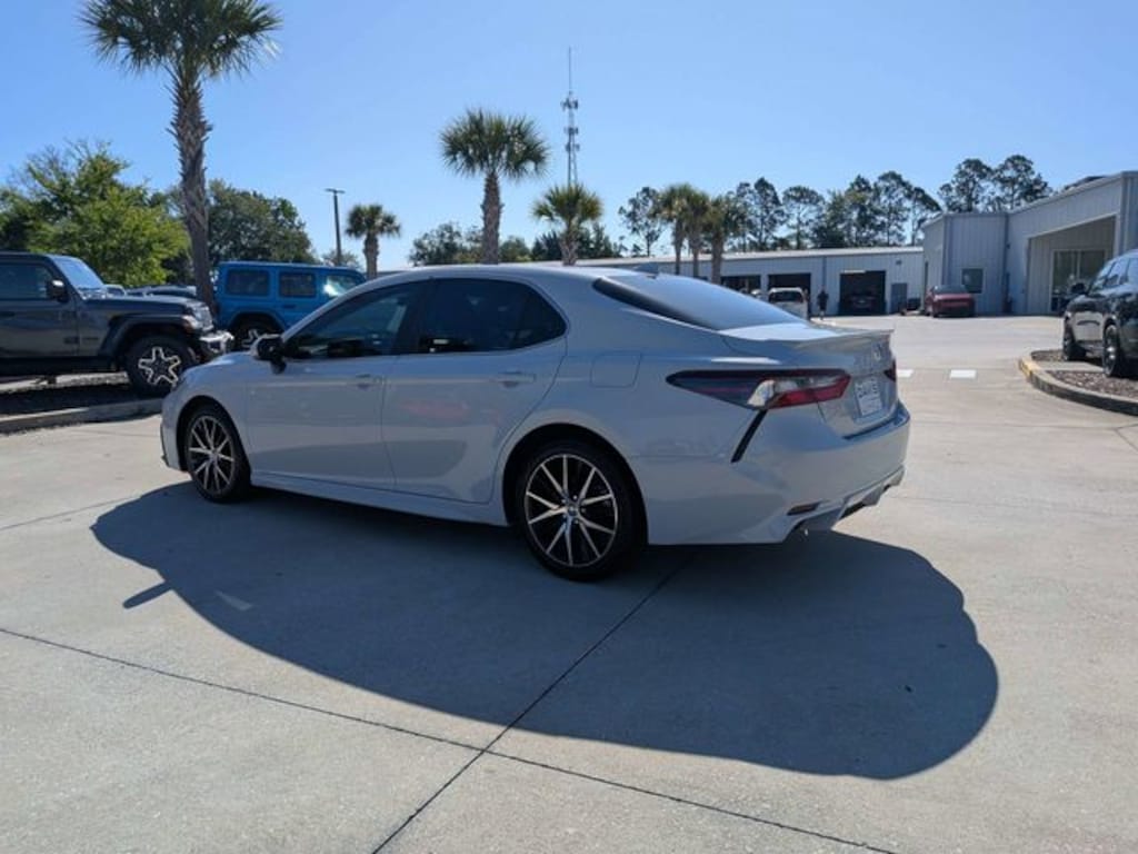 Used 2023 Toyota Camry SE Sedan