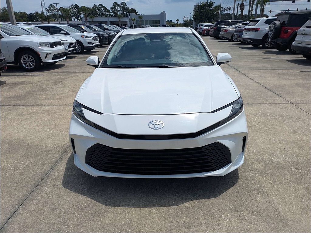 2025 Toyota Camry LE - Photo 8