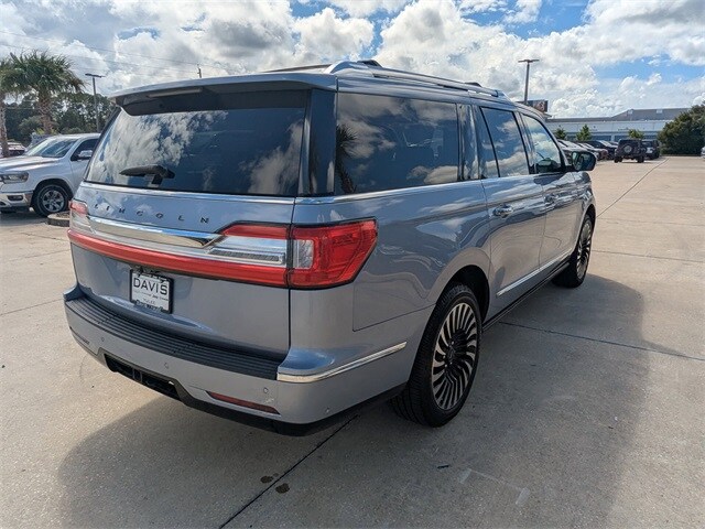 2019 Lincoln Navigator Black Label photo 3