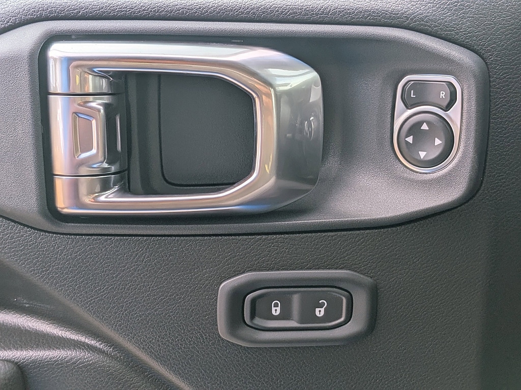 2026 Jeep Wrangler 4-Door Willys - Photo 21