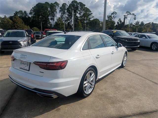 2023 Audi A4 45 S line Premium Plus photo 3